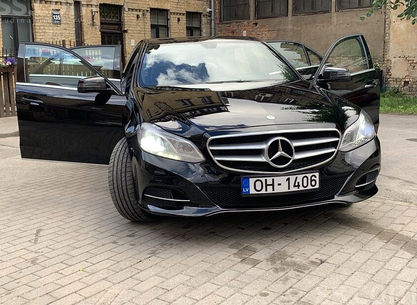 Mercedes-Benz E220 — foto 2
