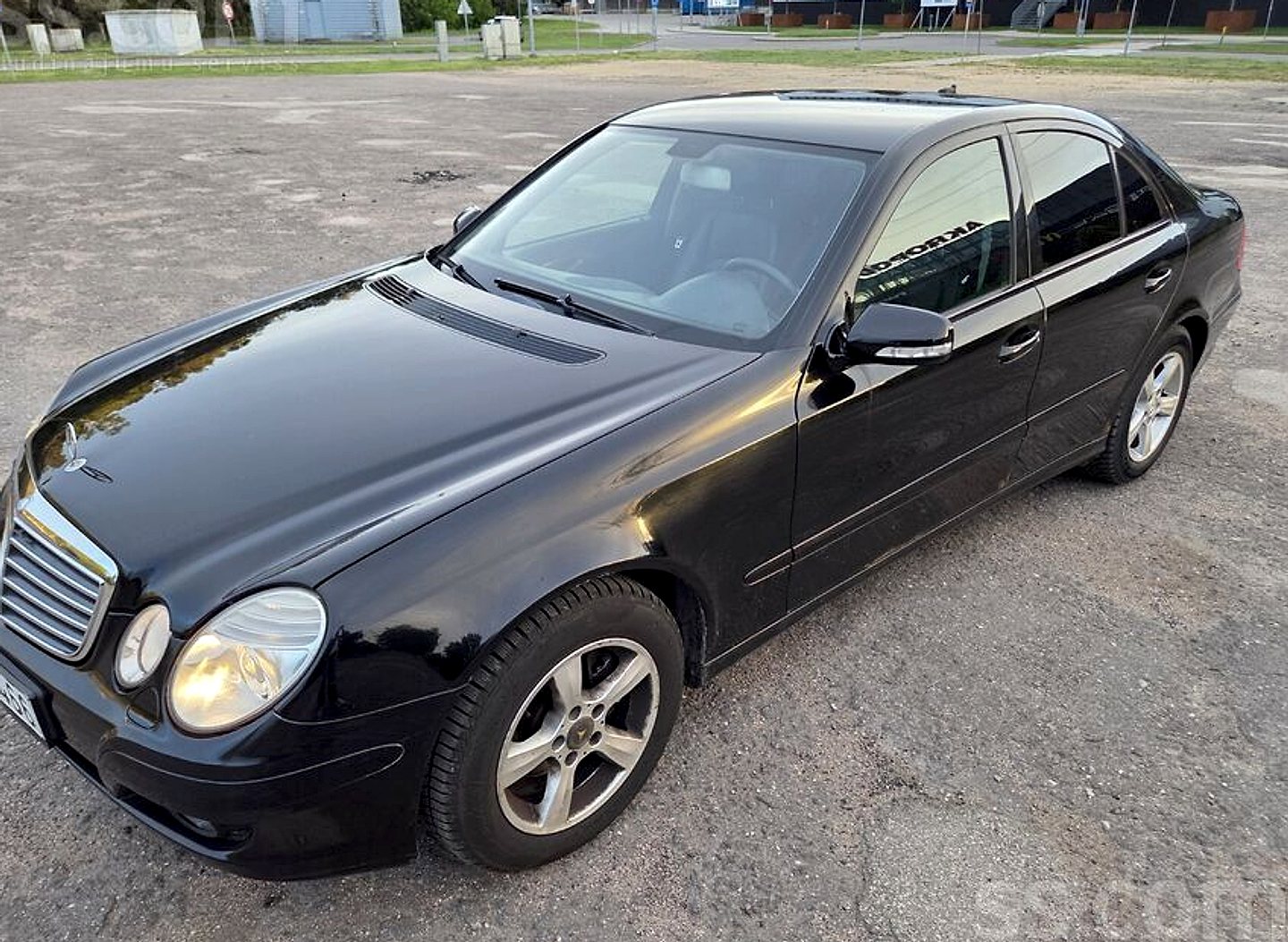 Mercedes-Benz E200 — foto 3