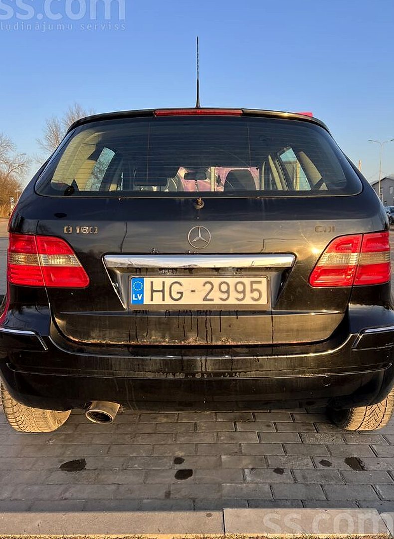 Mercedes-Benz B180 — foto 4