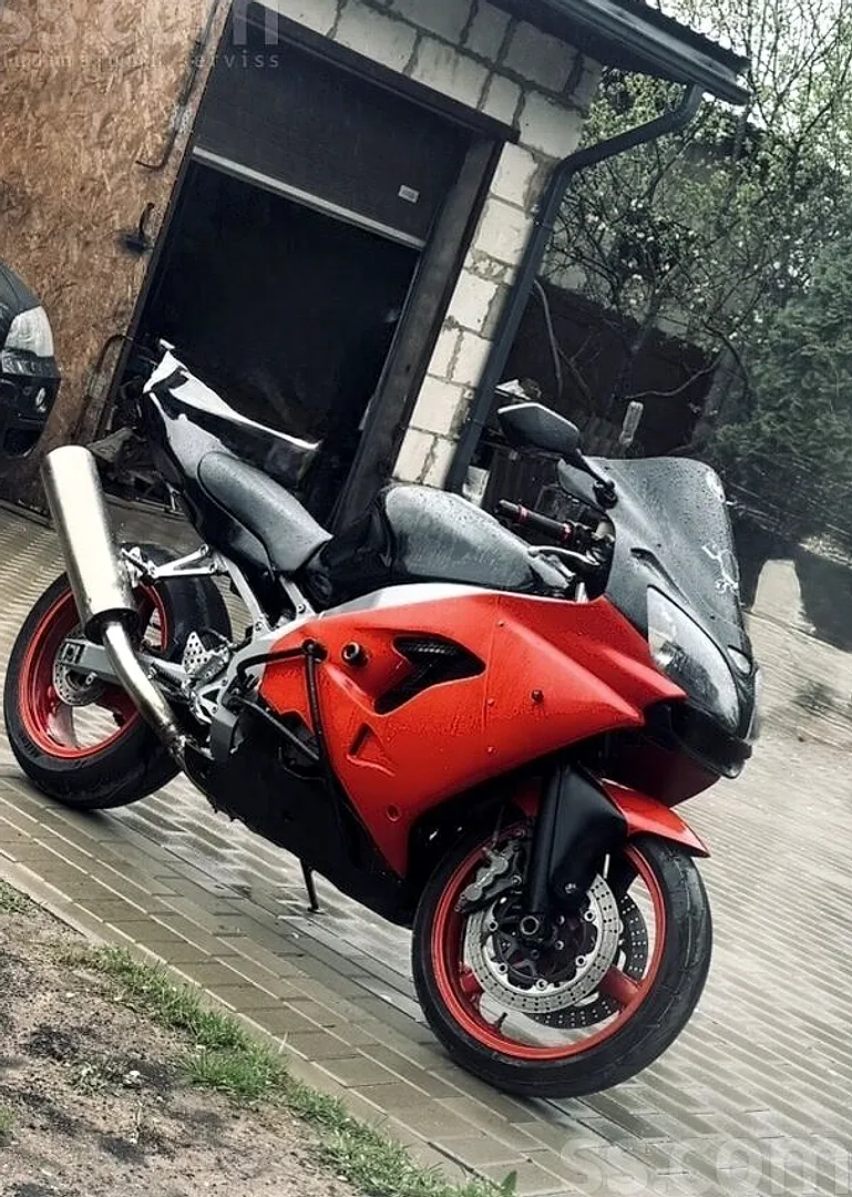 Kawasaki Zx9r, 2001. gads