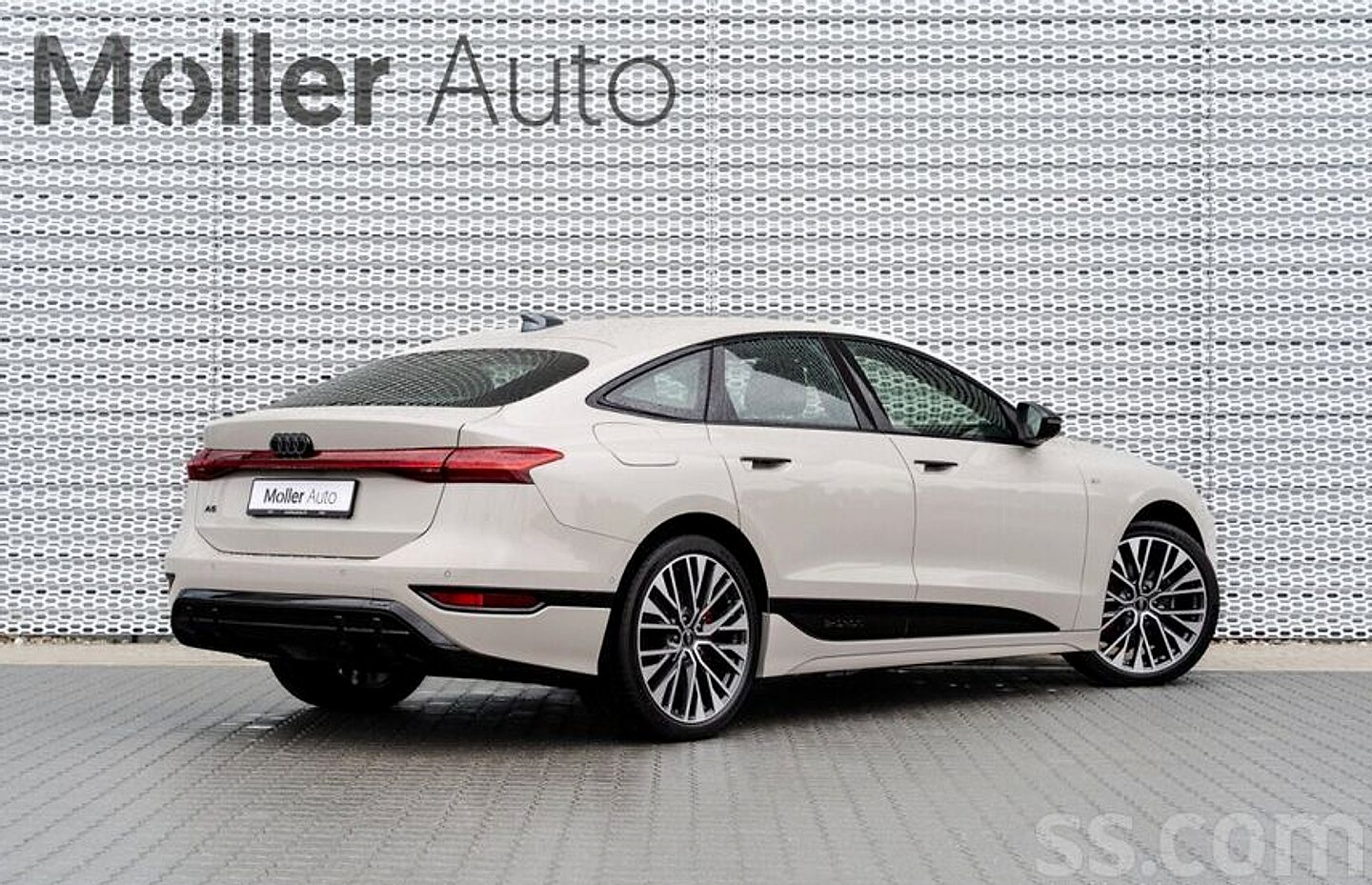Audi E-tron — foto 4