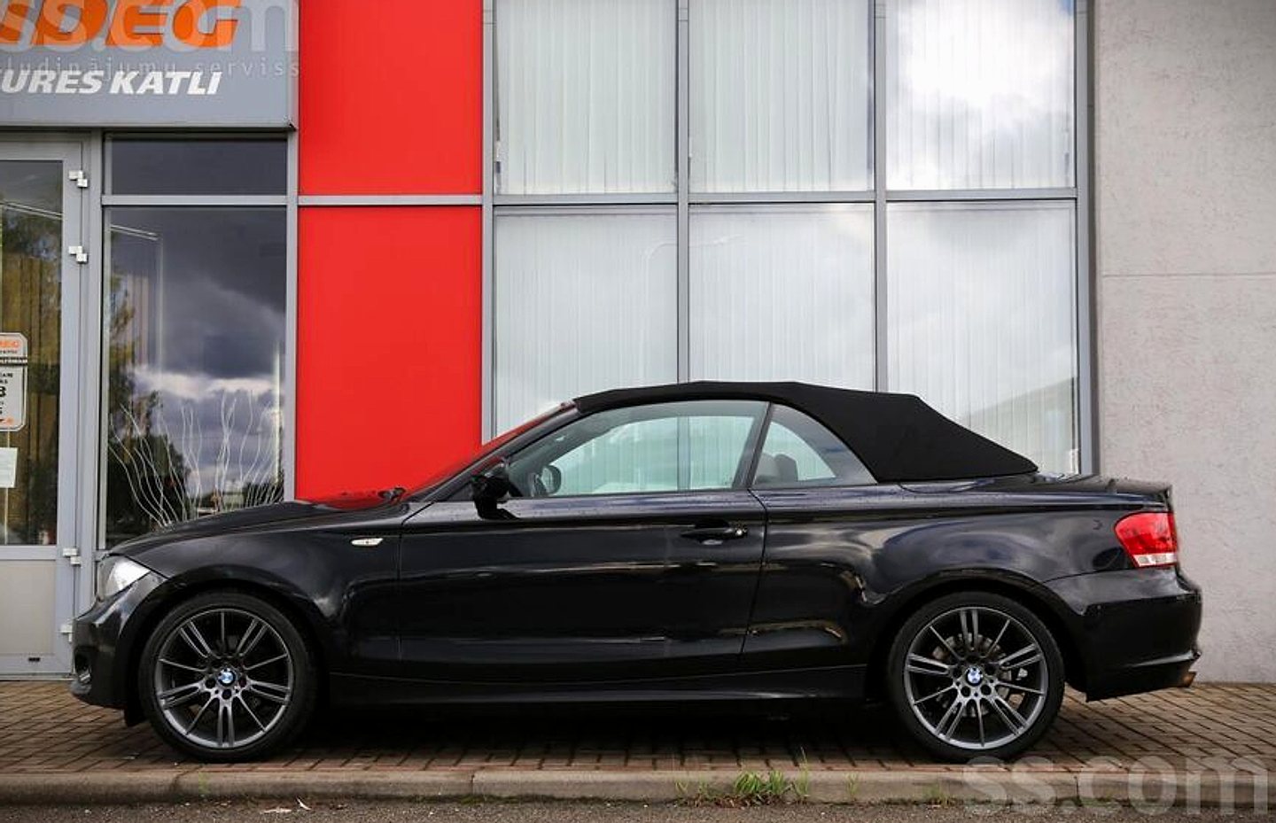 BMW 118 — foto 2