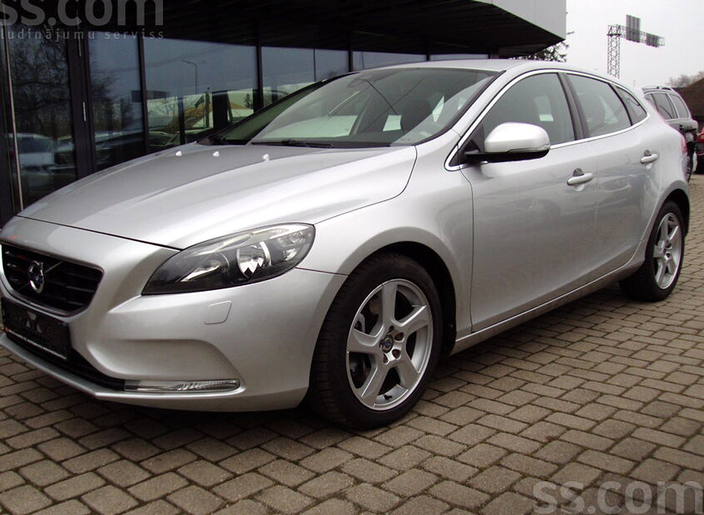 Volvo V40, 2013. gads