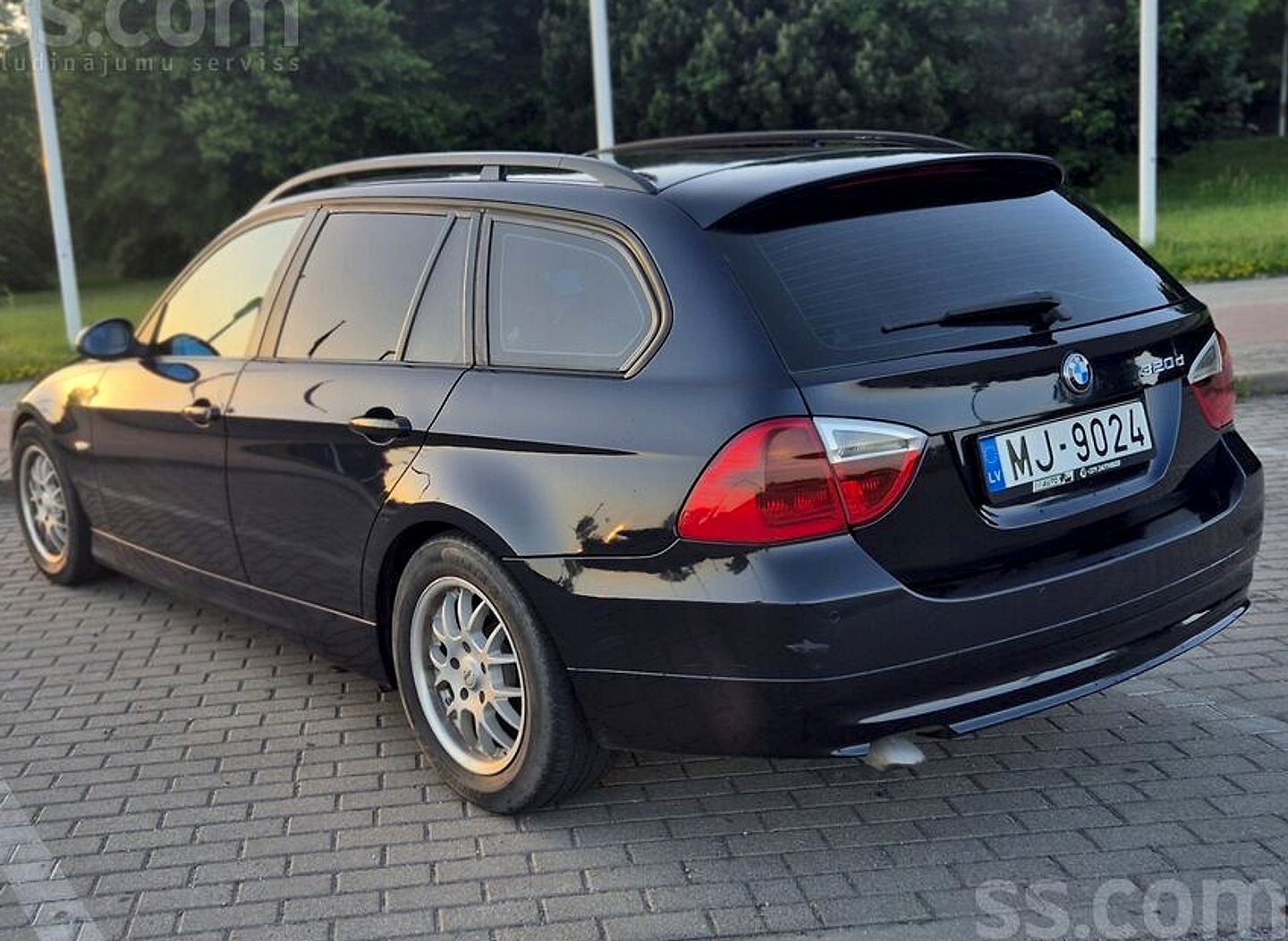 BMW 320 — foto 2