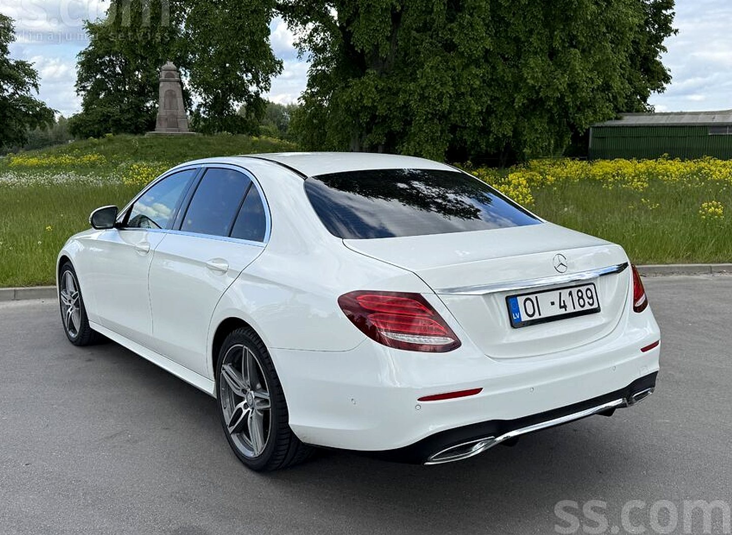 Mercedes-Benz E220 — foto 6