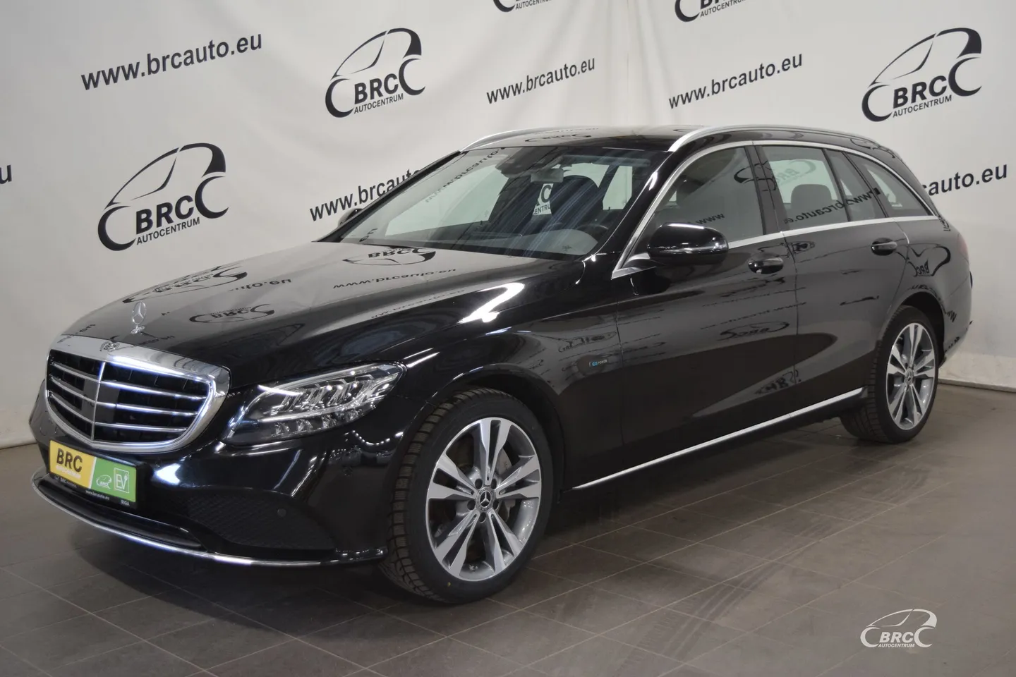 Mercedes-Benz C 300, 2020. gads