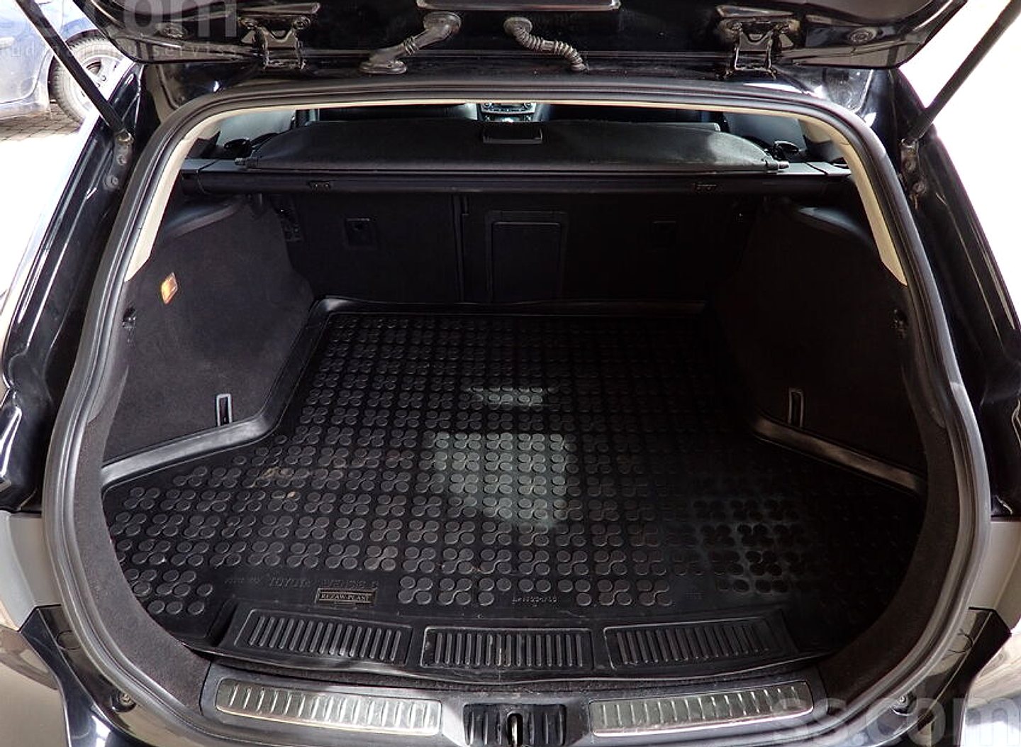 Toyota Avensis — foto 6