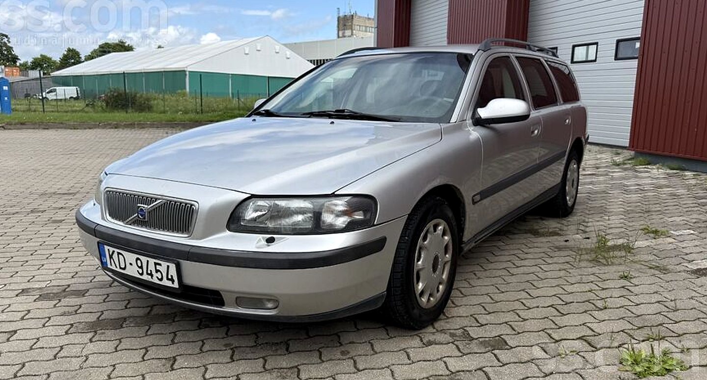 Volvo V70, 2000. gads