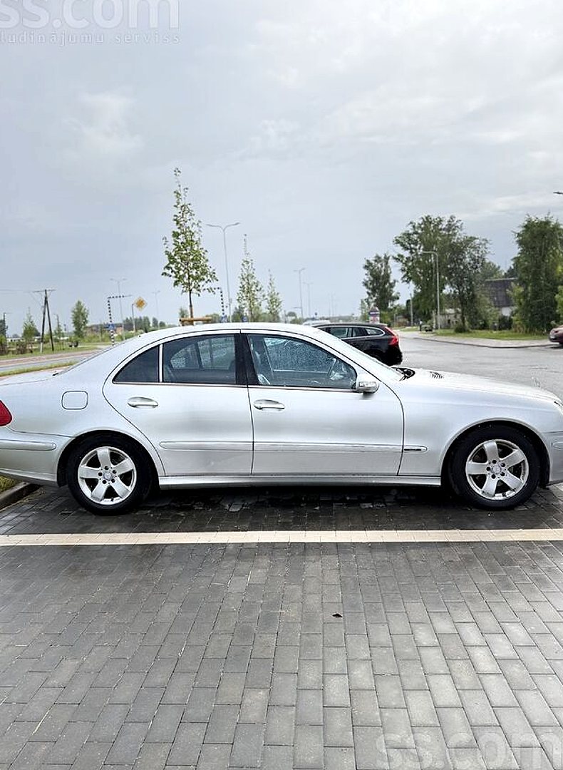Mercedes-Benz E270 — foto 4