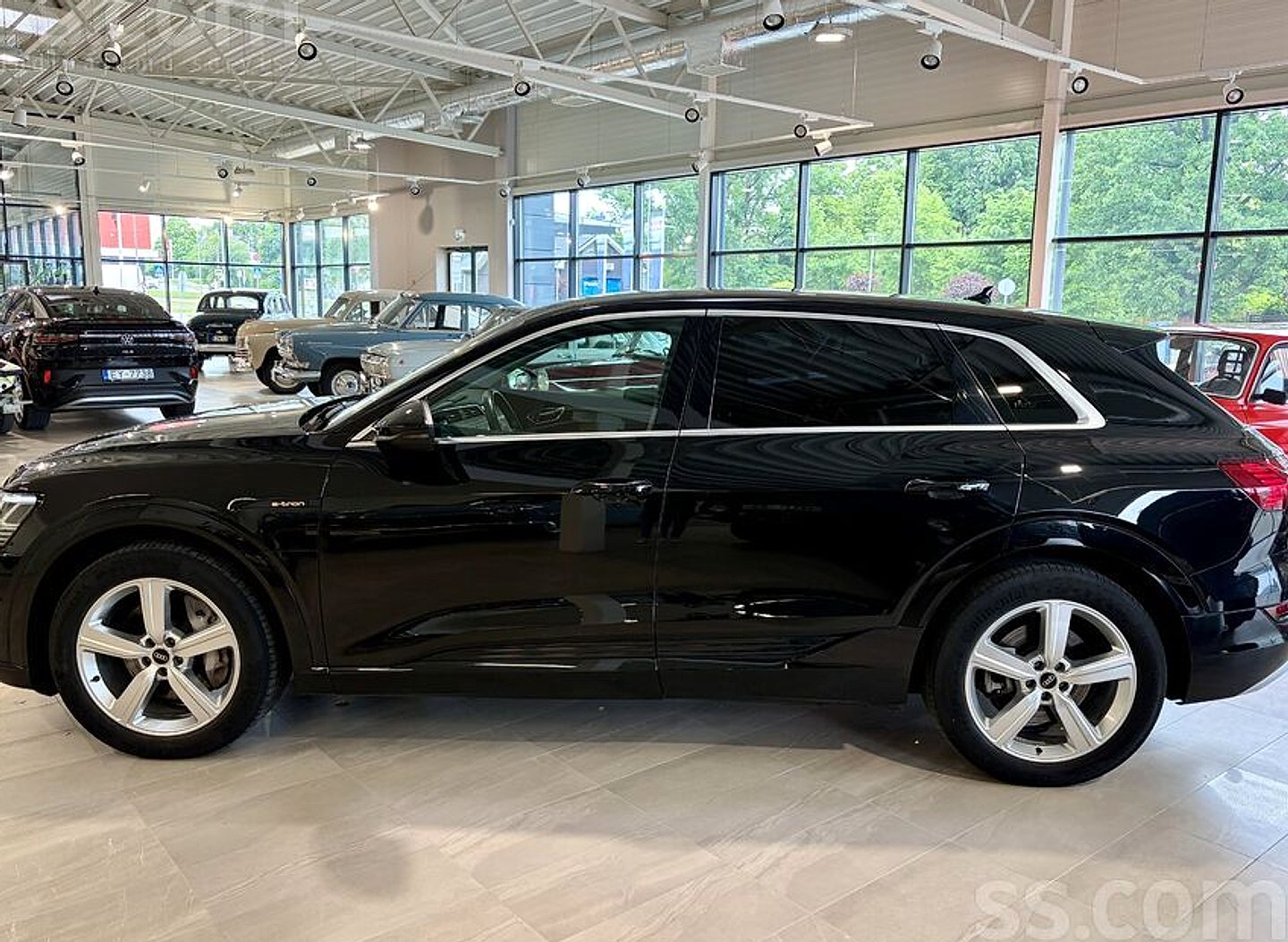 Audi E-tron — foto 6
