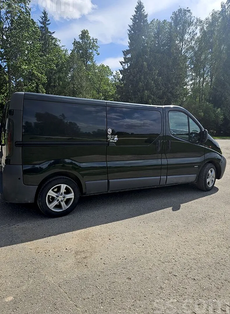 Opel Vivaro, 2002. gads