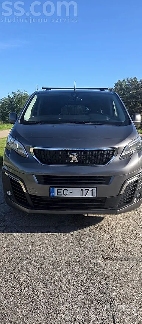 Peugeot Traveller, 2017. gads