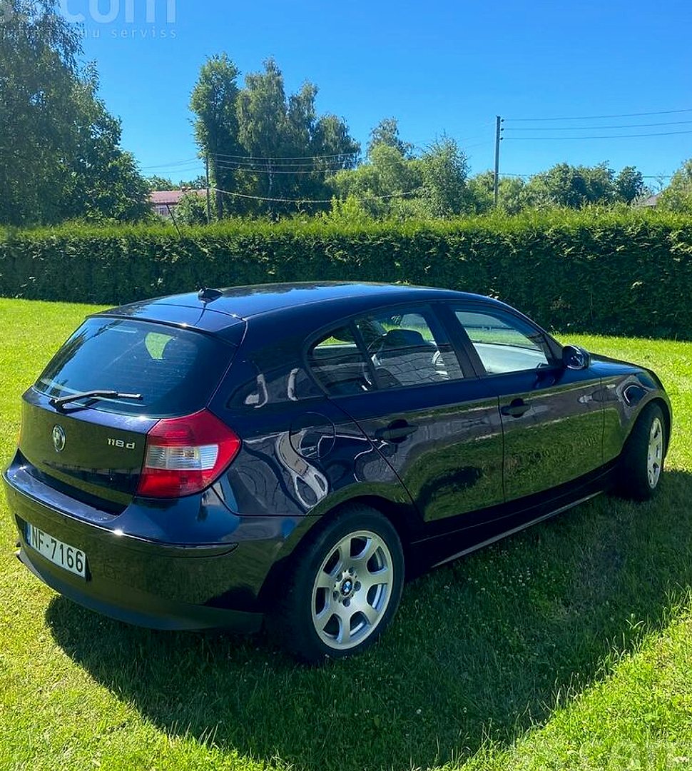 BMW 118 — foto 3
