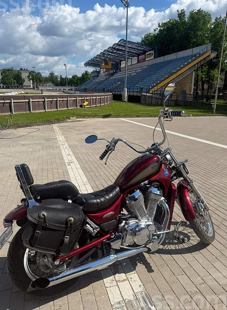 Suzuki Vs800