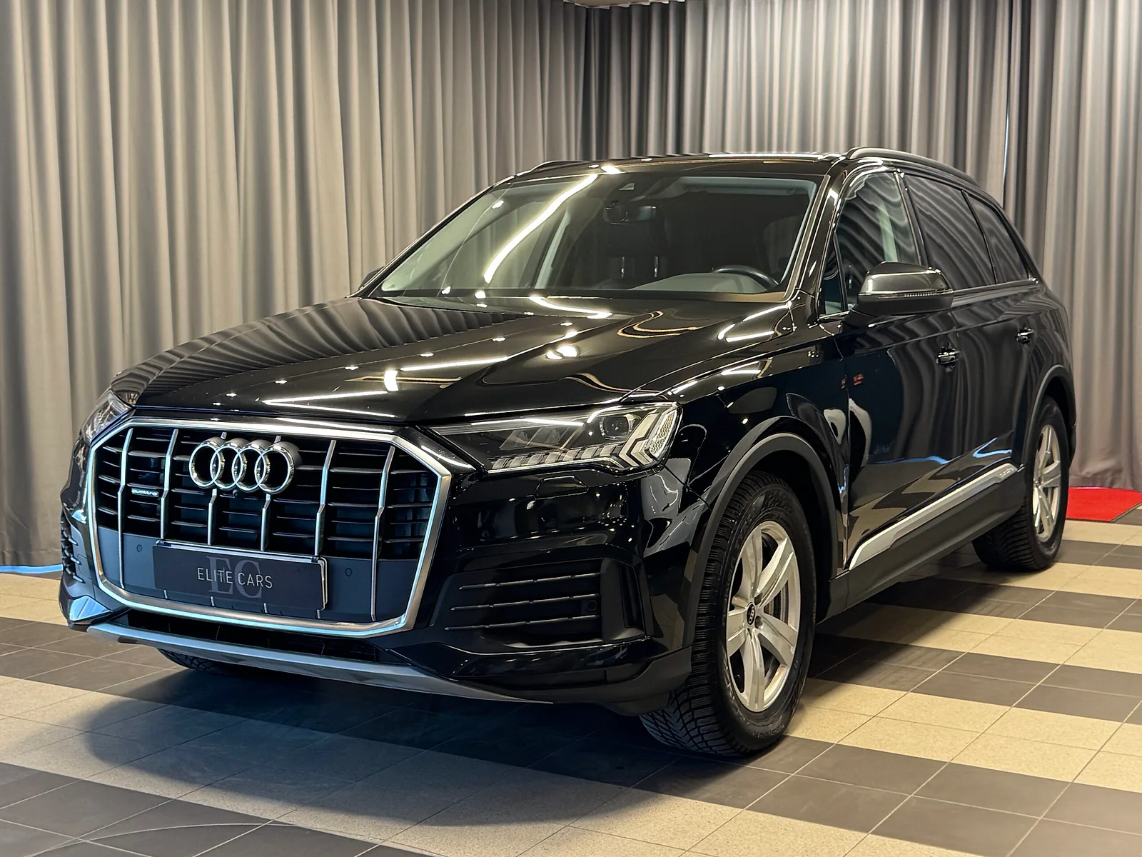 Audi Q7, 2021. gads