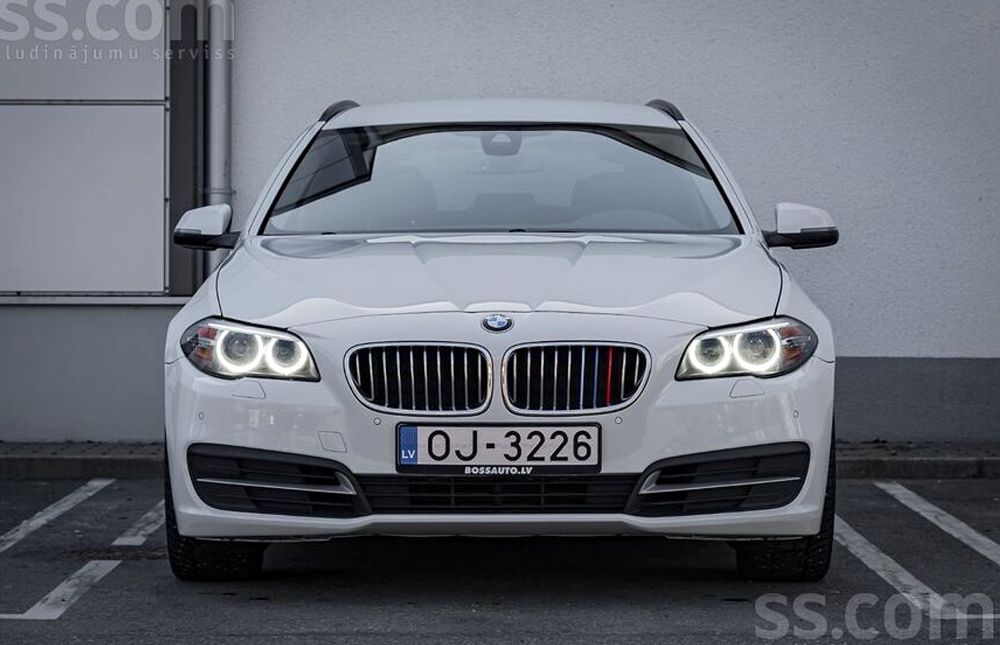 BMW 520 — foto 2