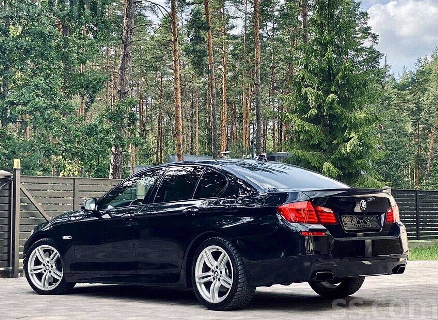BMW 550 — foto 4