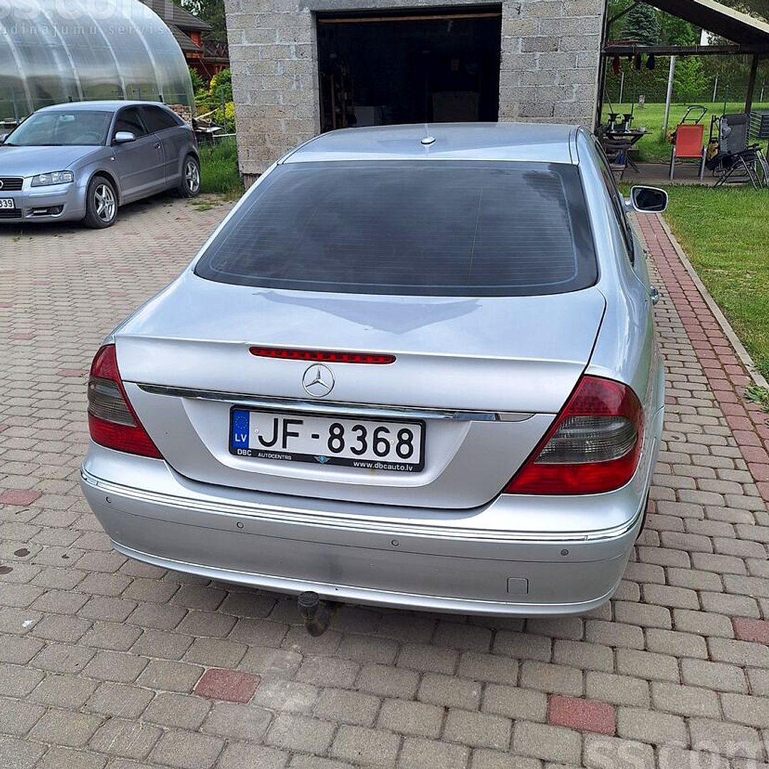 Mercedes-Benz E220 — foto 4