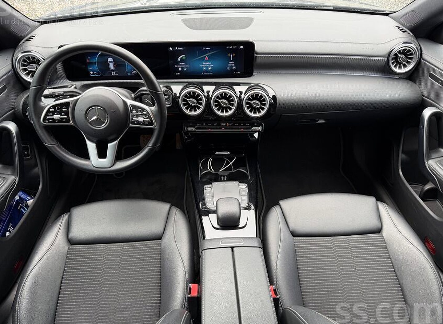 Mercedes-Benz CLA180 — foto 4