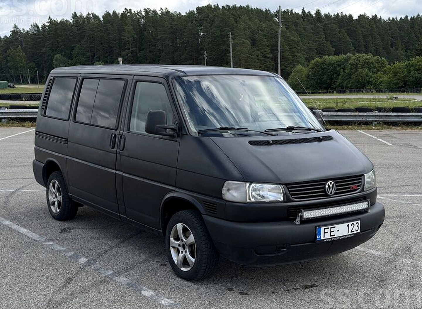 Volkswagen Caravelle, 1998. gads