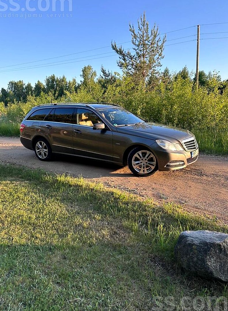 Mercedes-Benz E220 — foto 3