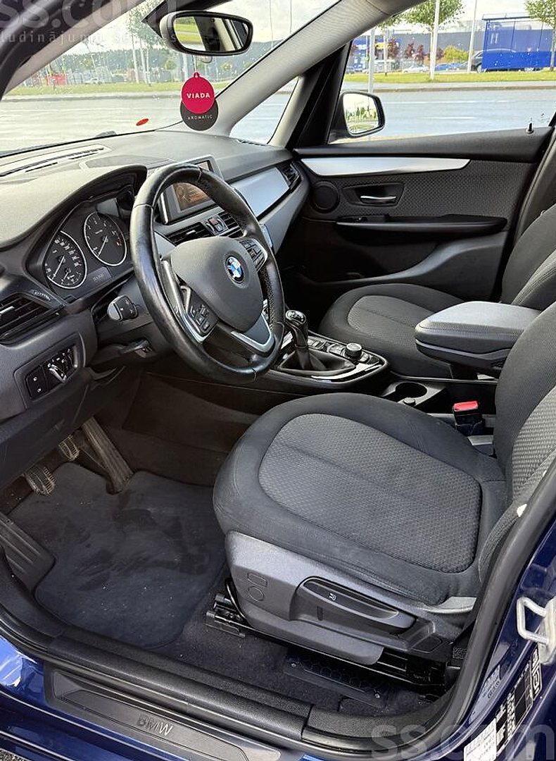 BMW 218 — foto 6