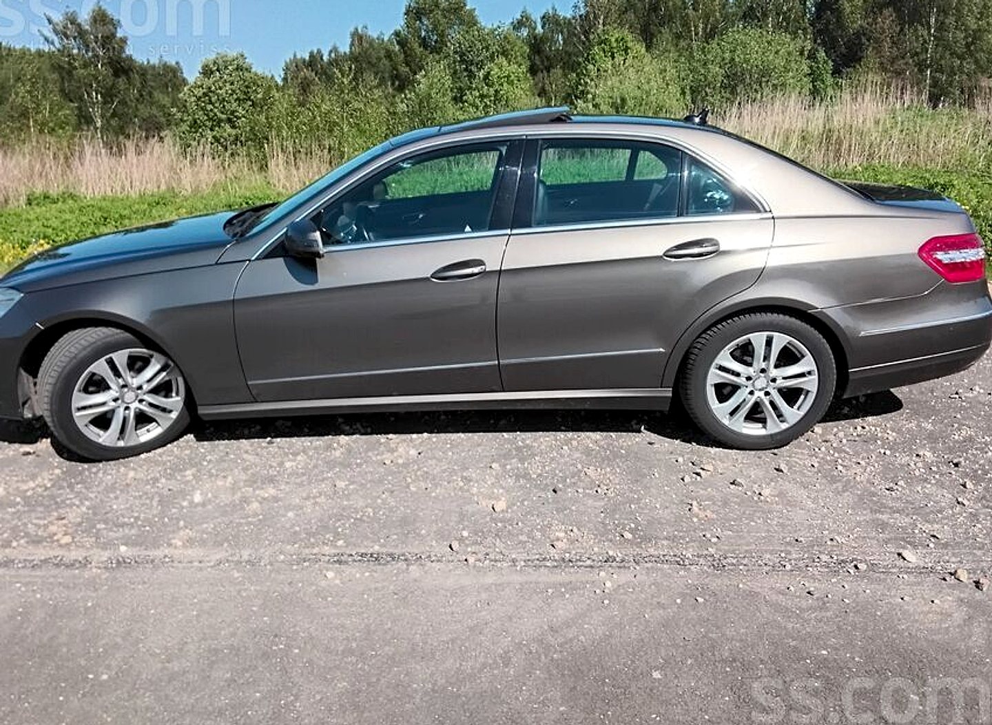 Mercedes-Benz E200 — foto 2