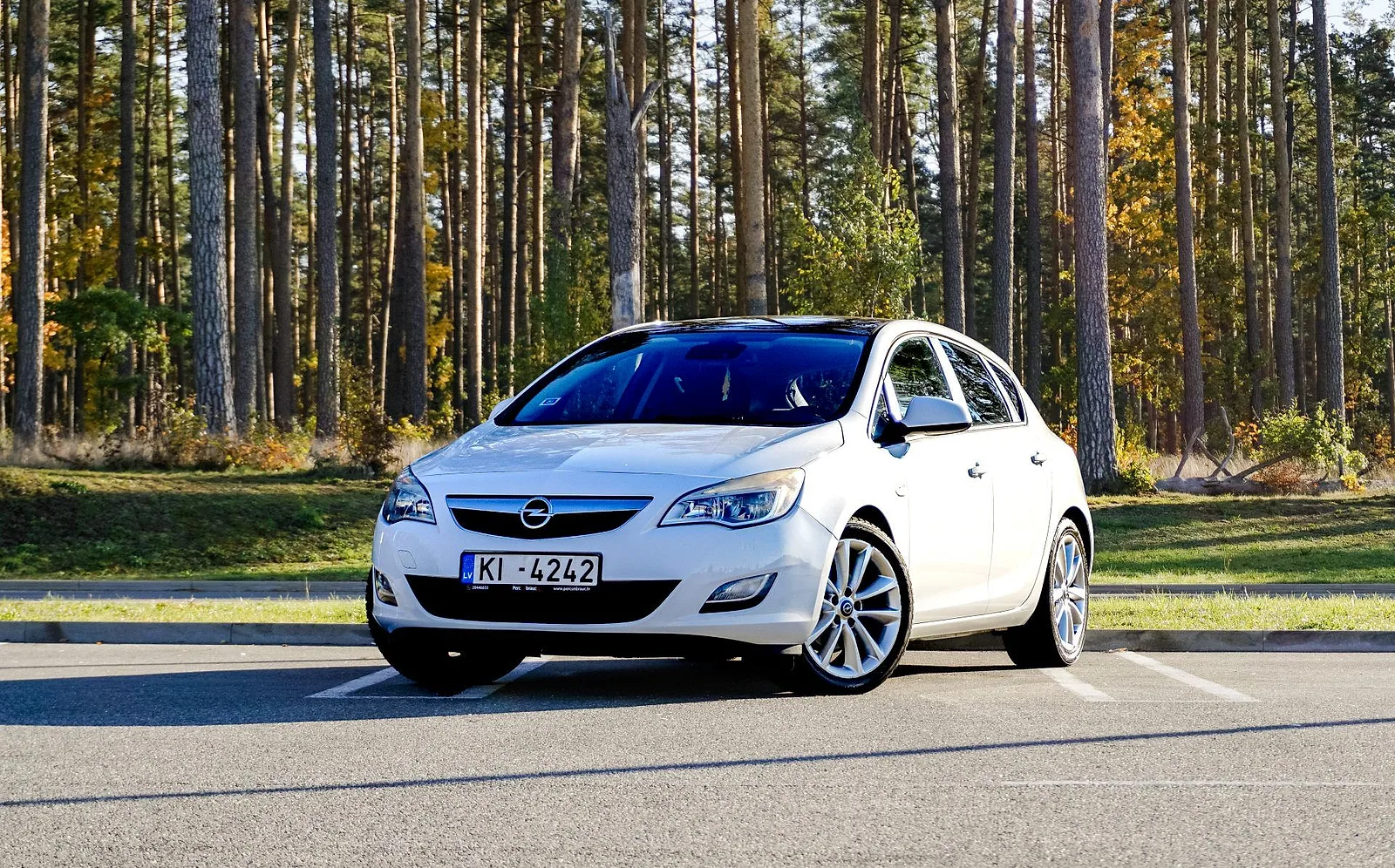 Opel ASTRA, 2012. gads