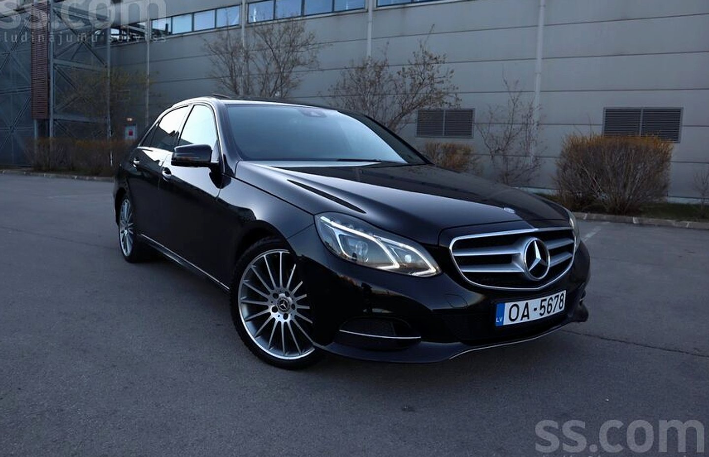Mercedes-Benz E250 — foto 3