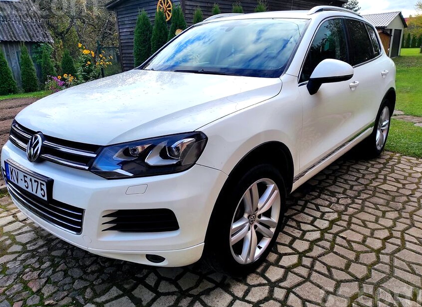 Volkswagen Touareg, 2011. gads