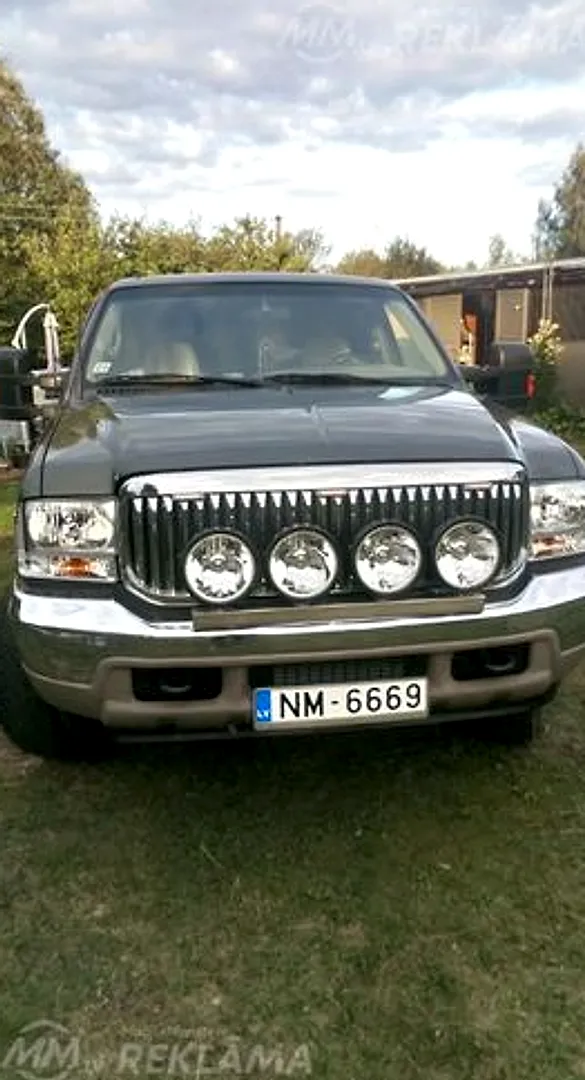 Ford Excursion, 2000. gads