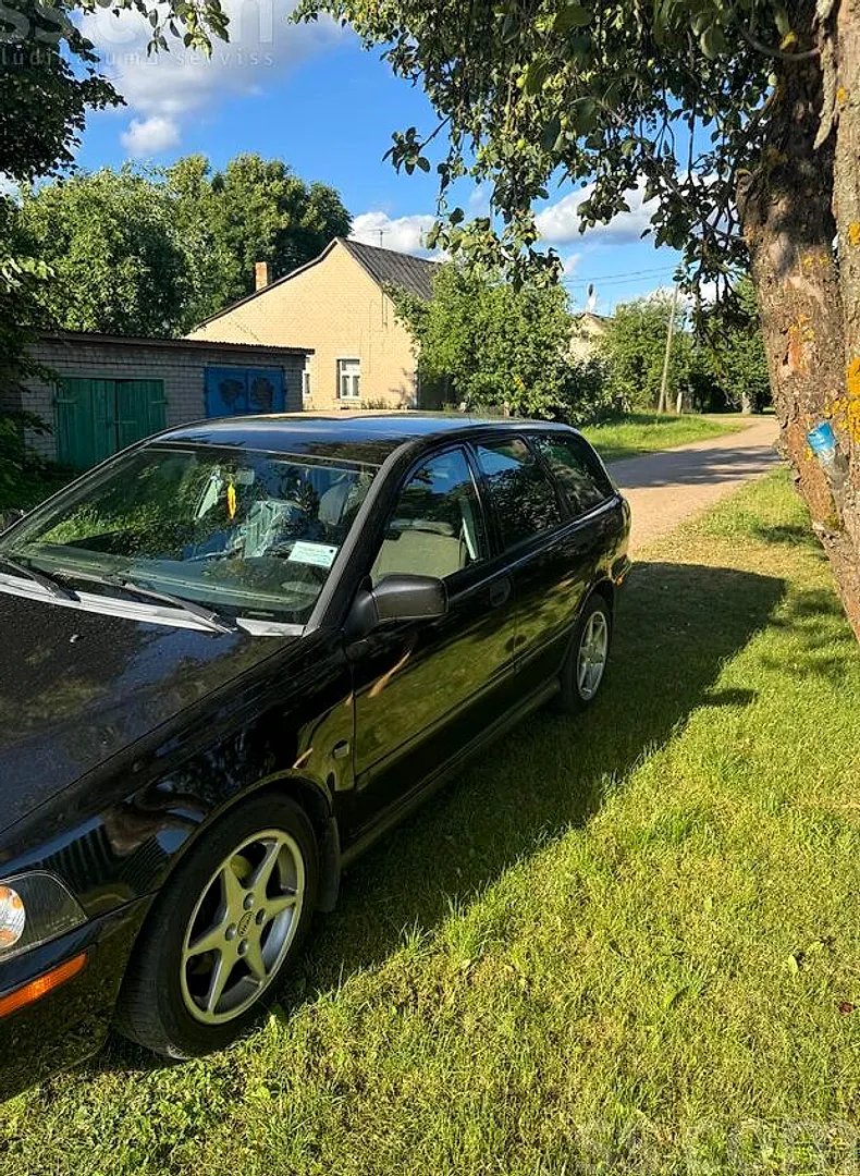 Volvo V40, 2002. gads