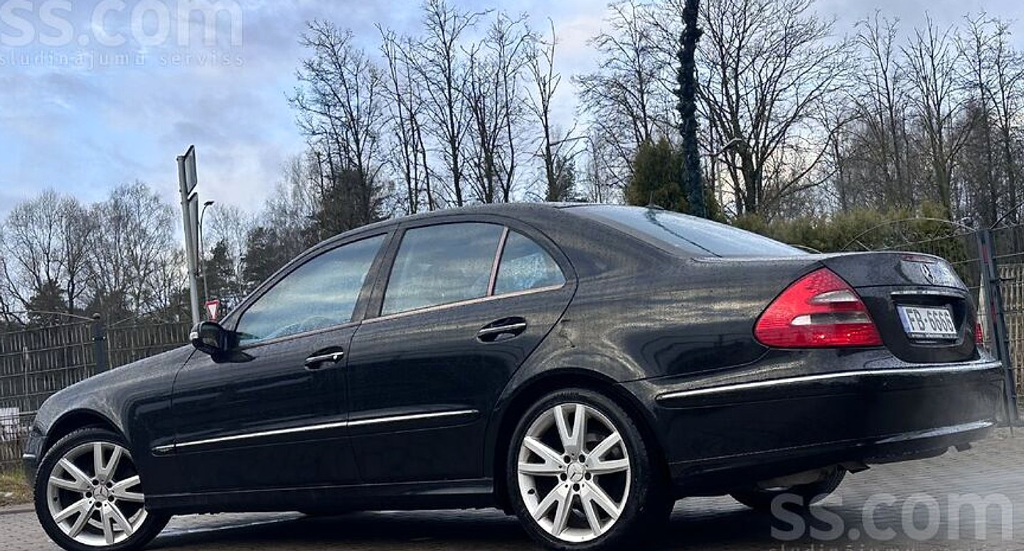 Mercedes-Benz E270, 2002. gads