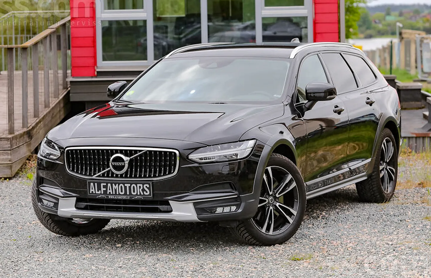 Volvo V90, 2017. gads