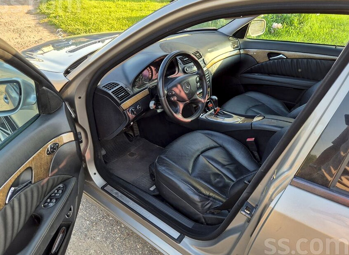 Mercedes-Benz E320 — foto 5
