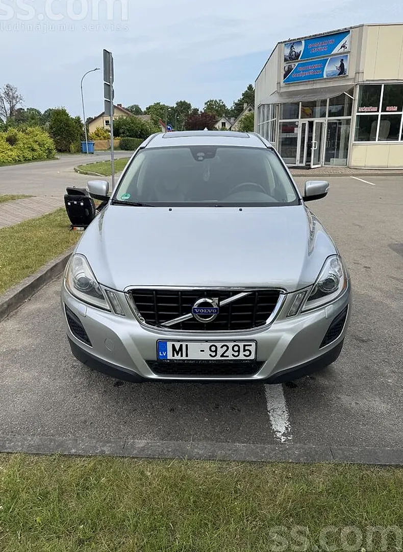 Volvo XC 60, 2011. gads