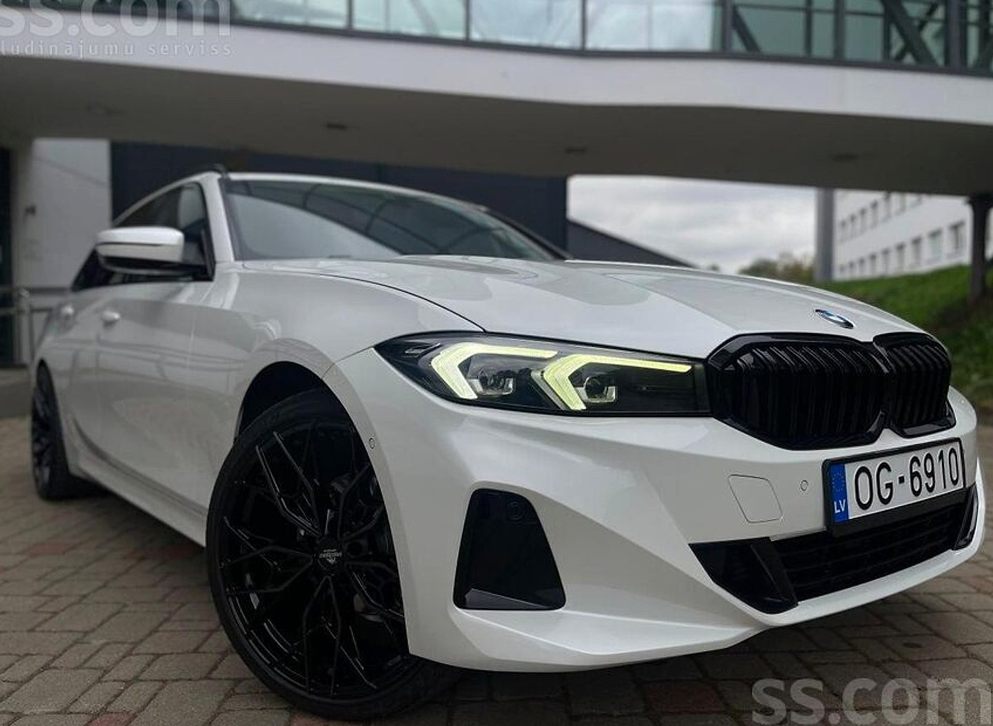 BMW 320 — foto 4