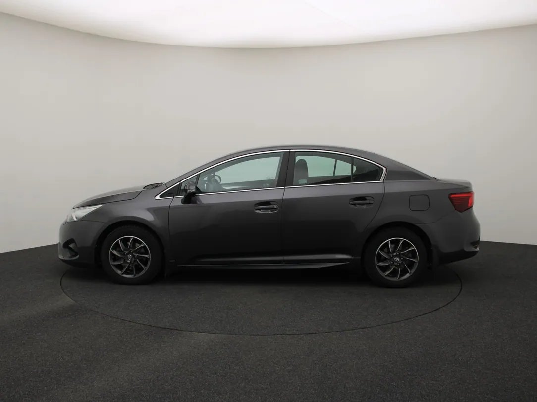Toyota Avensis — foto 7