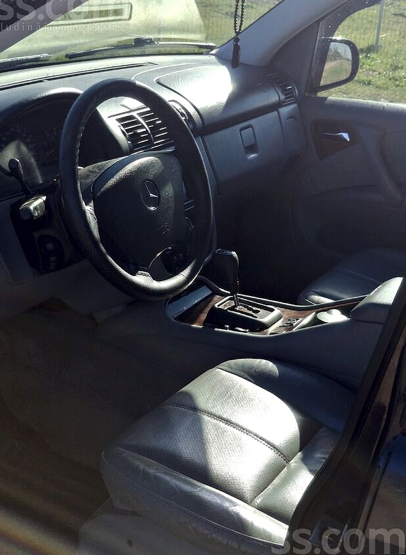 Mercedes-Benz ML270 — foto 4