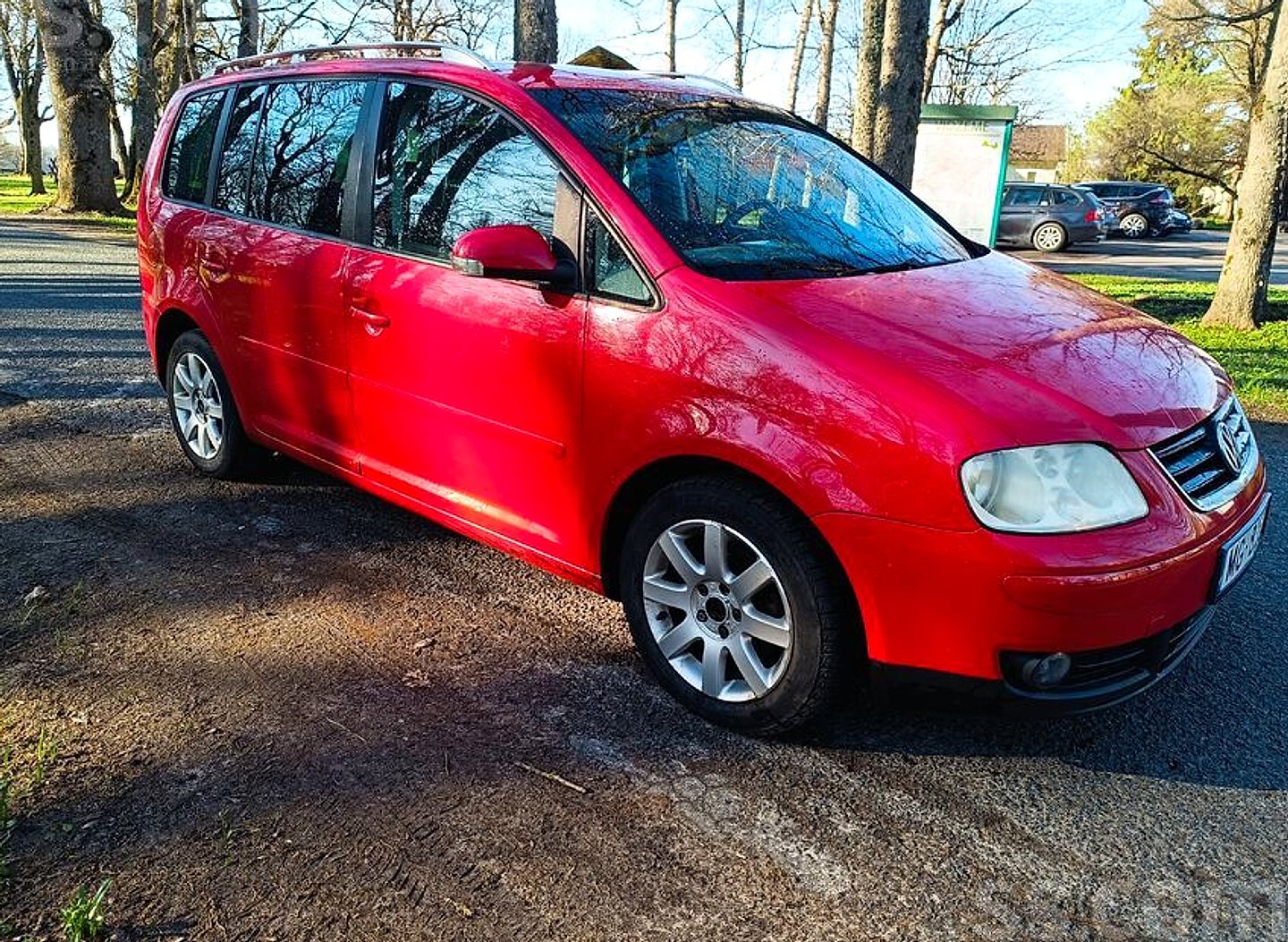 Volkswagen Touran — foto 3
