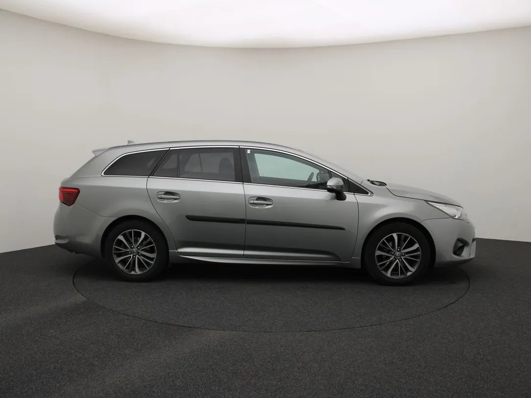 Toyota Avensis — foto 10