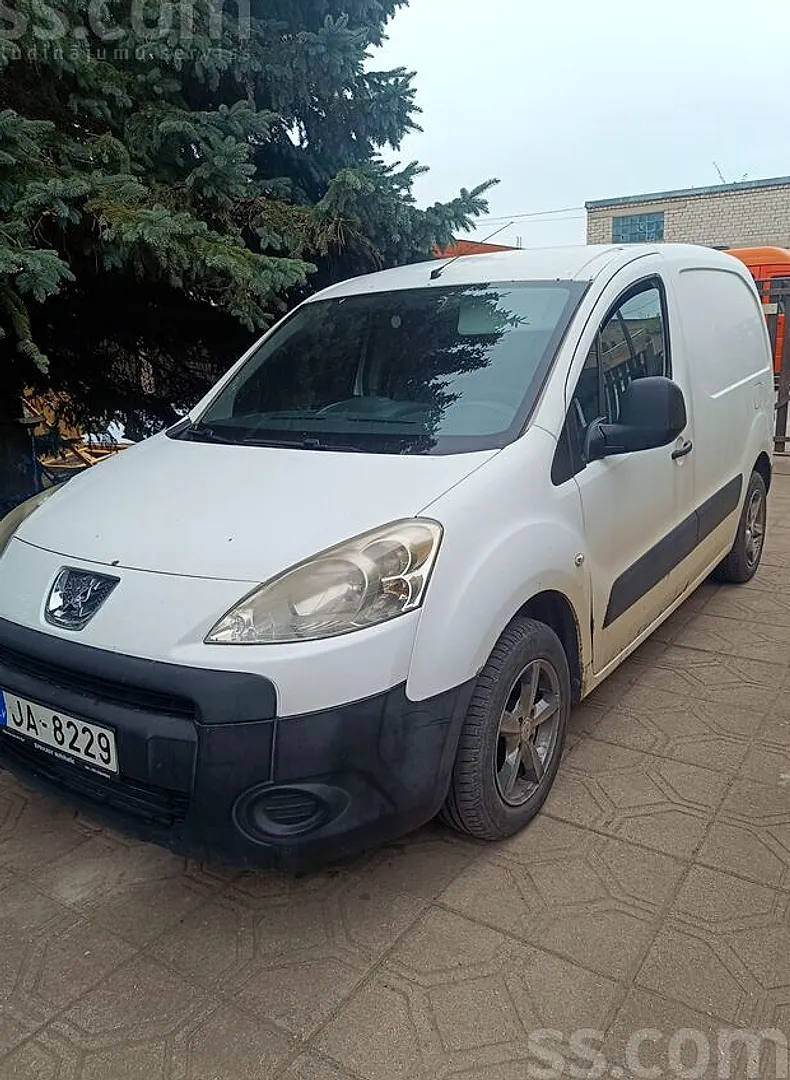Peugeot Partner, 2012. gads