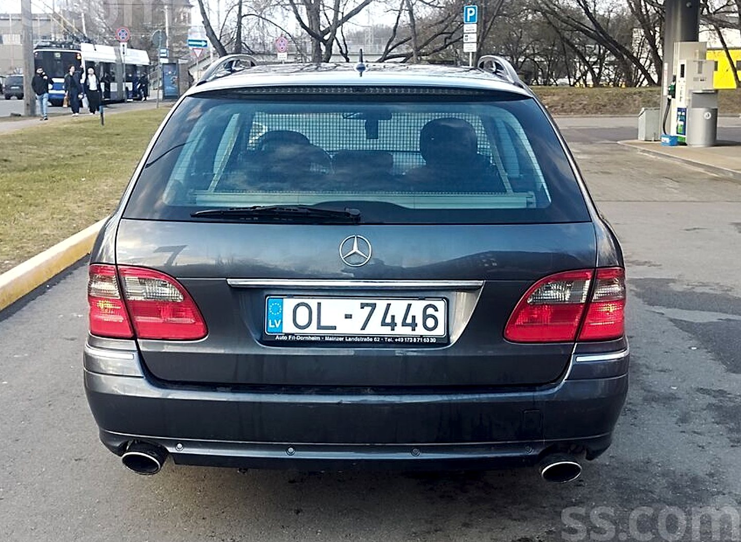 Mercedes-Benz E320 — foto 5