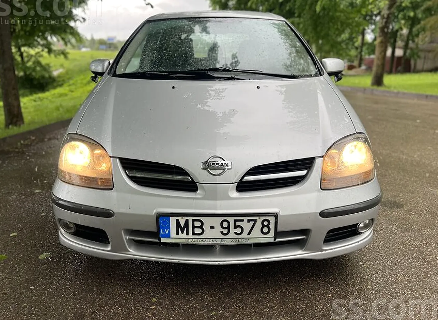 Nissan Almera Tino, 2002. gads