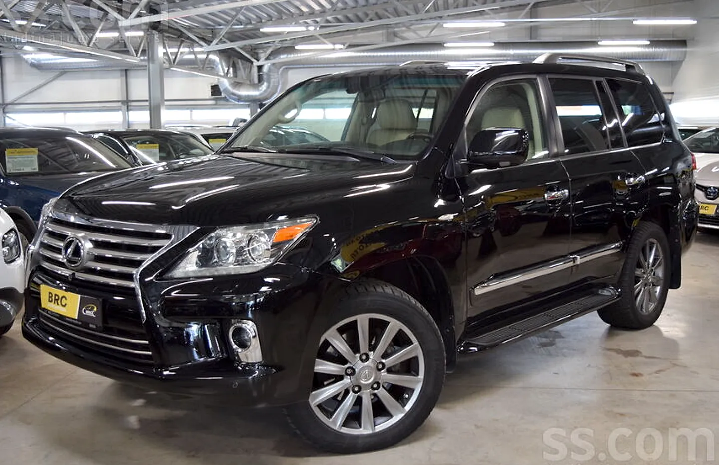 Lexus LX, 2010. gads