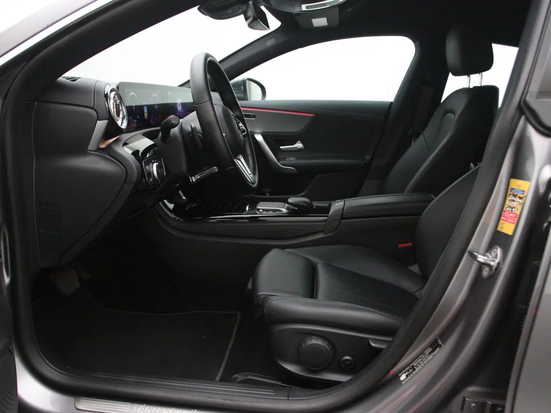 MERCEDES BENZ Cla180 — foto 5