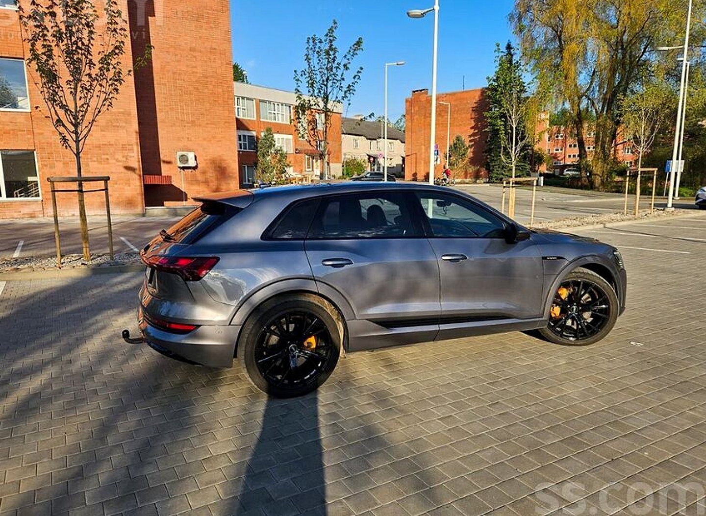 Audi E-tron — foto 4