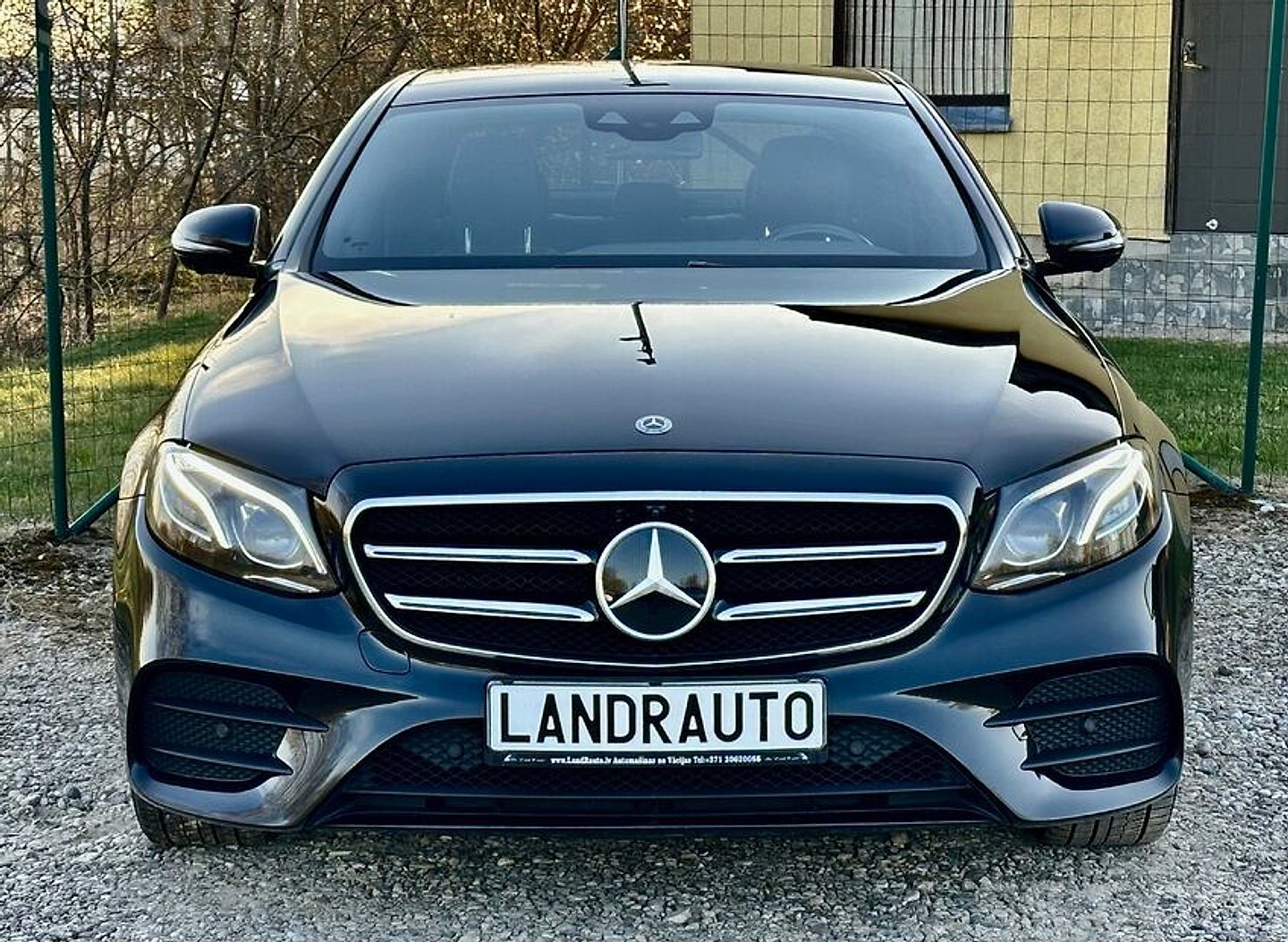 Mercedes-Benz E300 — foto 2
