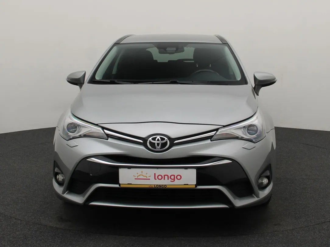 Toyota Avensis — foto 4
