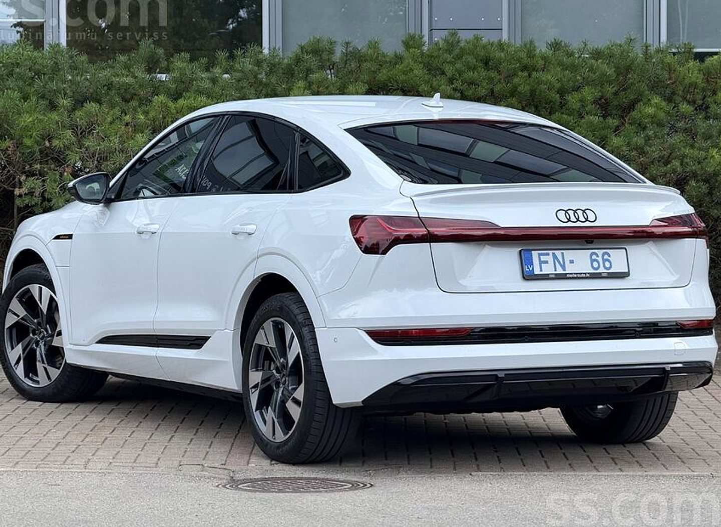 Audi E-tron — foto 4